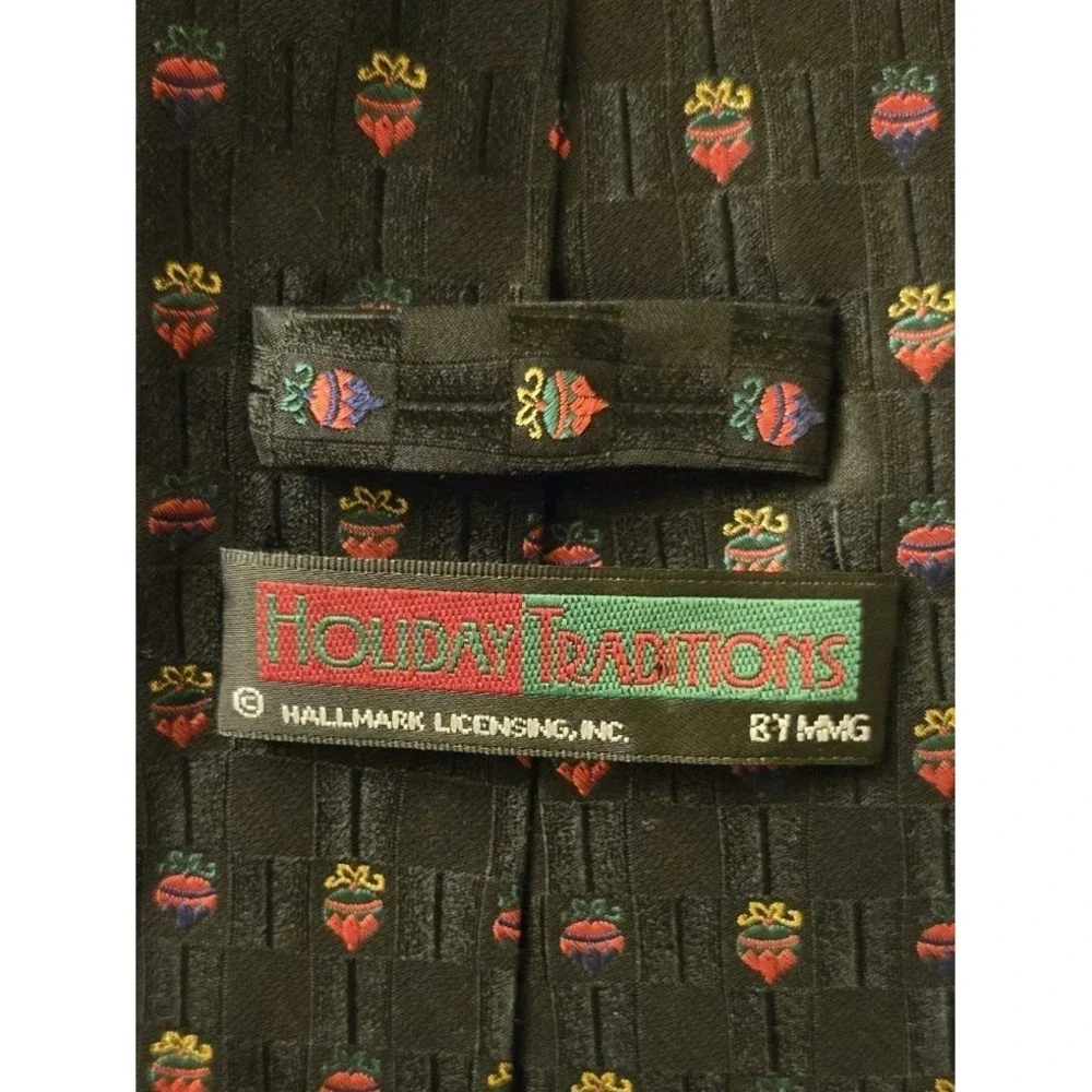 Hallmark Holiday‎ Traditions Christmas Ornaments Neck Tie Black with Green & Red